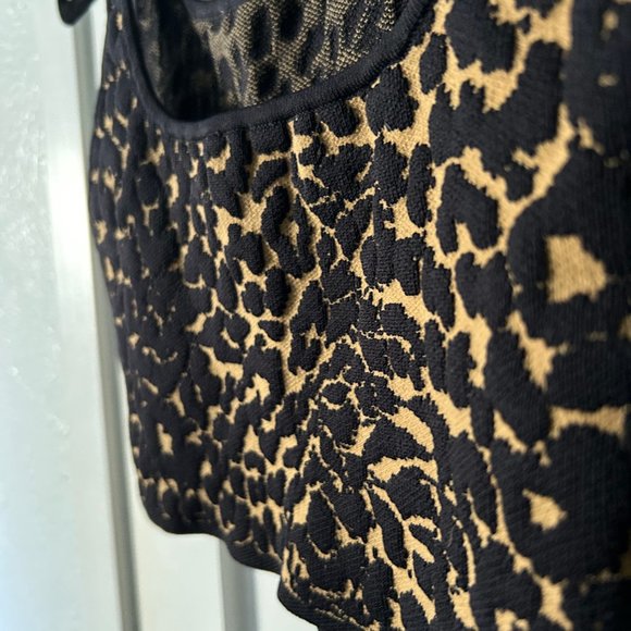 Babaton Aritzia Sculpt Knit Square Neck Crop Tank Leopard Cheetah Print Top M - Picture 7 of 7